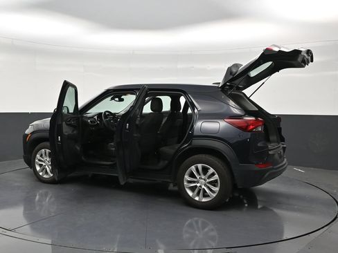 Used 2021 Chevrolet TrailBlazer LS FWD image 31