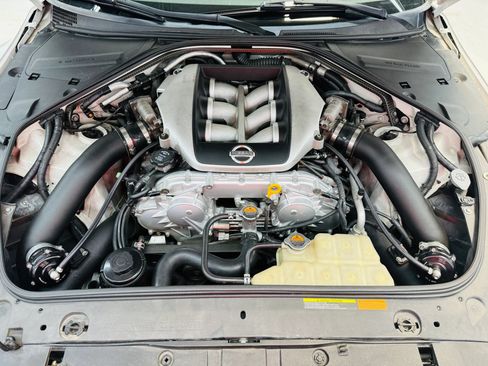 Used 2013 Nissan GT-R Premium AWD/4WD image 38