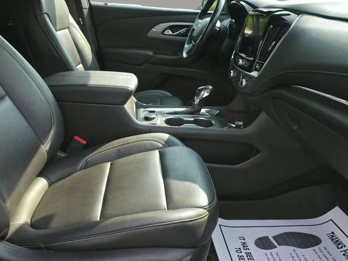 Used 2022 Chevrolet Traverse LT AWD/4WD image 12