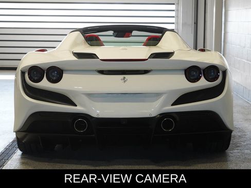 Used 2021 Ferrari F8 Tributo image 5