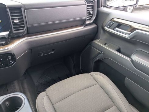 Used 2025 Chevrolet Silverado 1500 LT RWD image 17
