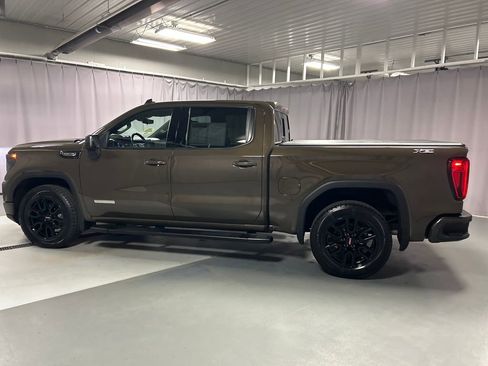 Used 2024 GMC Sierra 1500 Elevation w/ Preferred Package AWD/4WD image 4
