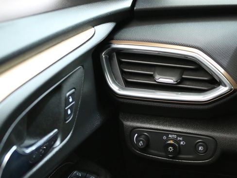 Certified 2023 Chevrolet TrailBlazer ACTIV FWD image 19