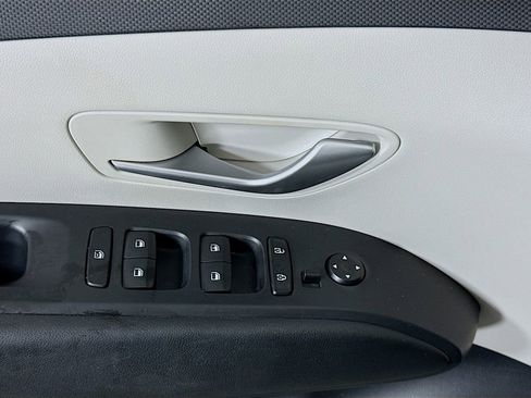 Used 2024 Hyundai Tucson SE image 22