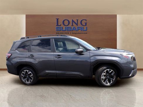 Certified 2025 Subaru Forester Premium image 6