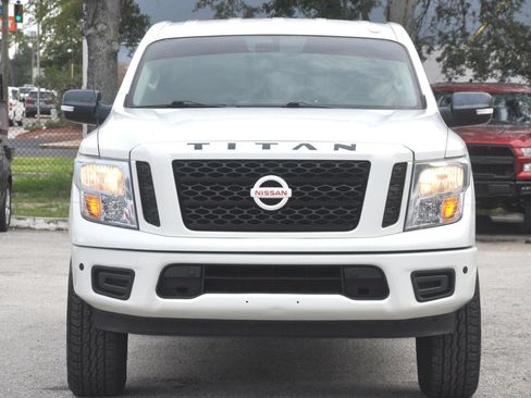 Used 2018 Nissan Titan SV w/ SV Convenience Package RWD image 7