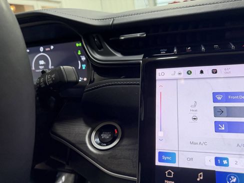 Used 2022 Jeep Grand Cherokee Limited 4xe image 17