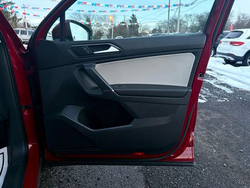 Used 2018 Volkswagen Tiguan SEL image 13