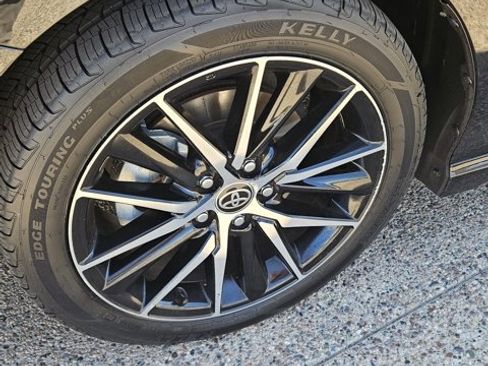Used 2024 Toyota Camry SE image 9