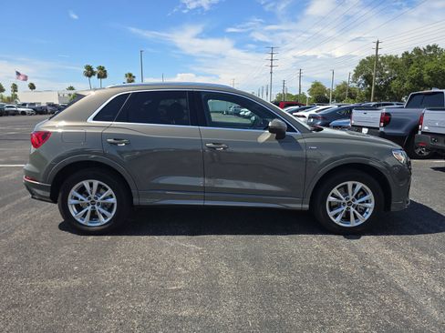 Used 2024 Audi Q3 2.0T Premium AWD/4WD image 3