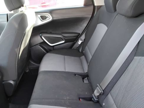 Used 2022 Kia Soul LX w/ Technology Package FWD image 10