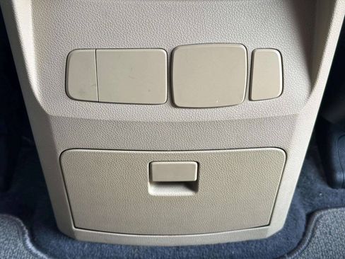 Used 2017 Kia Sedona LX w/ LX Essentials Premium Package FWD image 17