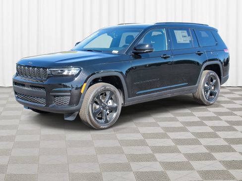 New 2025 Jeep Grand Cherokee L Altitude image 37
