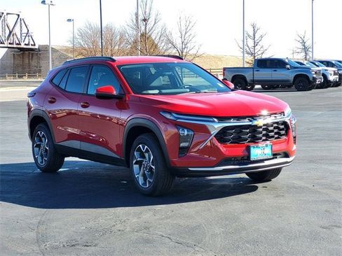 New 2026 Chevrolet Trax LT image 3