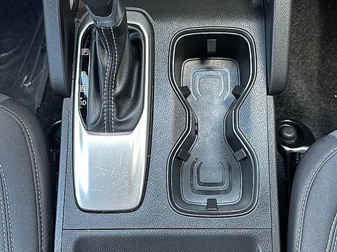 Used 2024 Nissan Frontier SV image 18