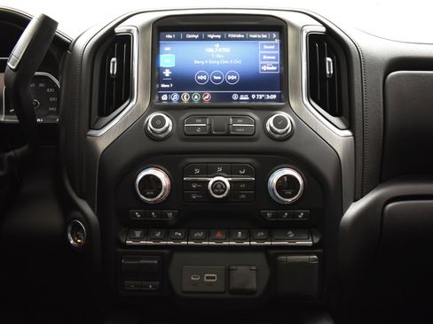 Used 2020 GMC Sierra 2500 Denali w/ Denali Ultimate Package image 16