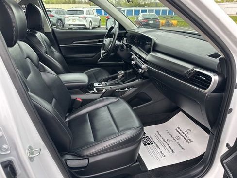 Used 2025 Kia Telluride S FWD image 7