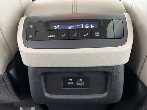 Used 2022 Nissan Pathfinder SL AWD/4WD image 40