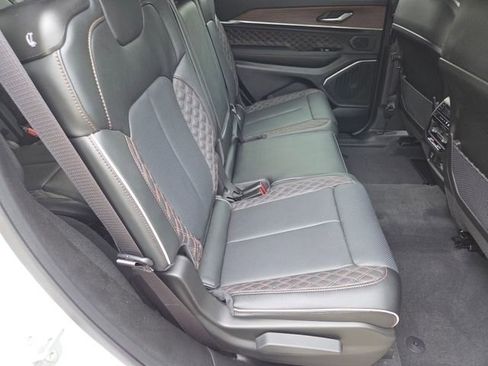 Used 2025 Jeep Grand Cherokee L Summit w/ Advanced Protech Group IV AWD/4WD image 36