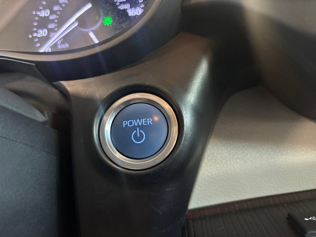 Used 2021 Toyota Sienna XLE AWD/4WD image 11