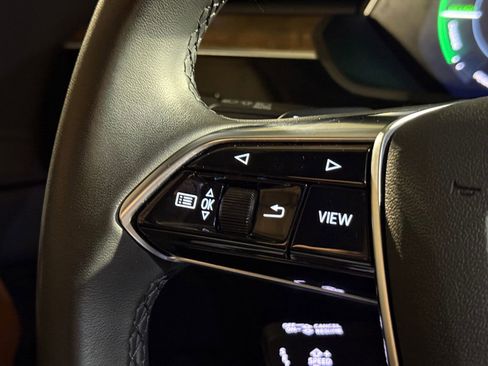 Used 2022 Audi e-tron Premium image 17