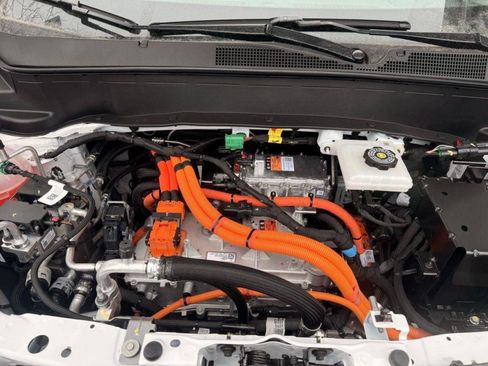 New 2027 Chevrolet Bolt LT w/ Comfort Package FWD image 27