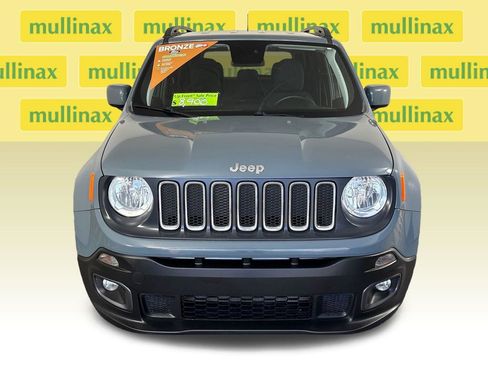 Used 2018 Jeep Renegade Latitude FWD image 15
