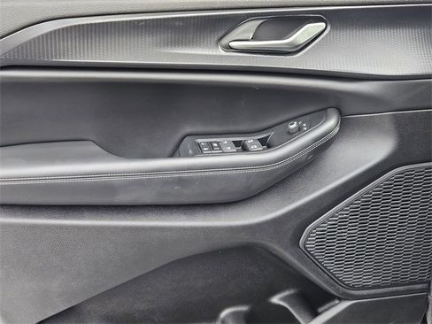 Used 2024 Jeep Grand Cherokee Altitude image 23