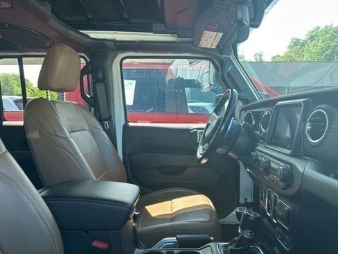 Used 2021 Jeep Wrangler Unlimited Sahara AWD/4WD image 27