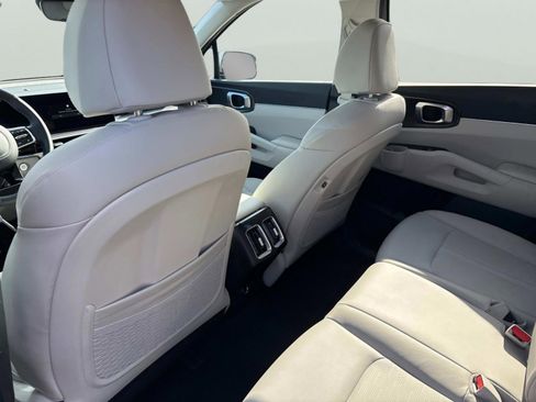 New 2025 Kia Sorento S w/ Panoramic Sunroof Package image 16