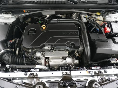 Used 2021 Chevrolet Malibu LT image 28