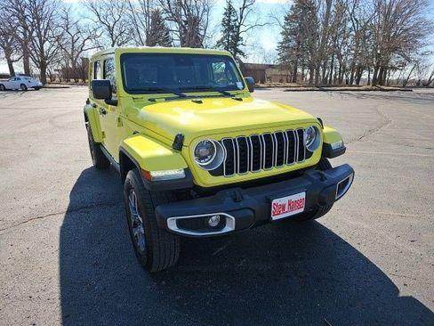 Used 2024 Jeep Wrangler Sahara image 8
