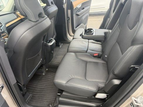 Used 2025 Volvo XC90 B5 Plus w/ Protection Package Premier AWD/4WD image 7