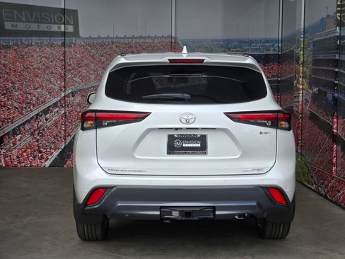 Certified 2026 Toyota Highlander Limited AWD/4WD image 7