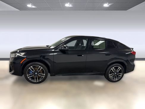 Used 2025 BMW X2 xDrive28i AWD/4WD image 2