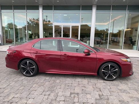 Used 2018 Toyota Camry XSE FWD image 9
