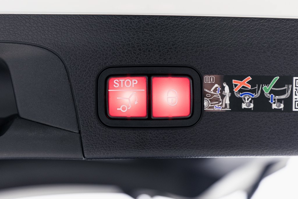 Certified 2026 Mercedes-Benz GLS 450 4MATIC image 37