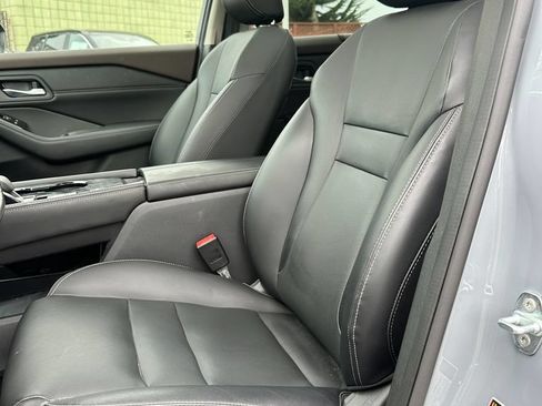 Used 2023 Nissan Rogue SL w/ SL Premium Package FWD image 10