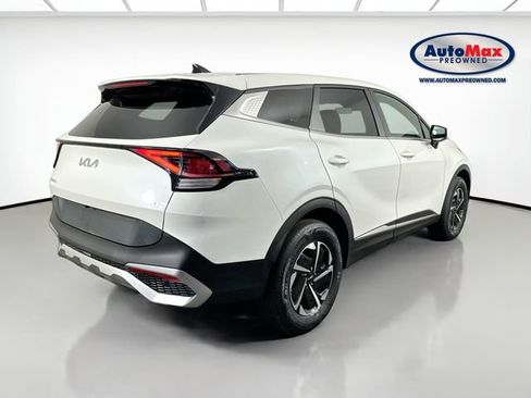 Used 2023 Kia Sportage LX image 2