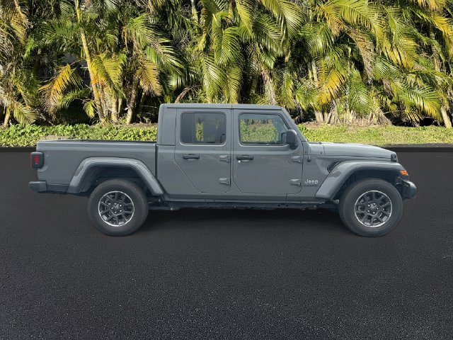 Used 2022 Jeep Gladiator Overland w/ Popular Equipment Package AWD/4WD image 4