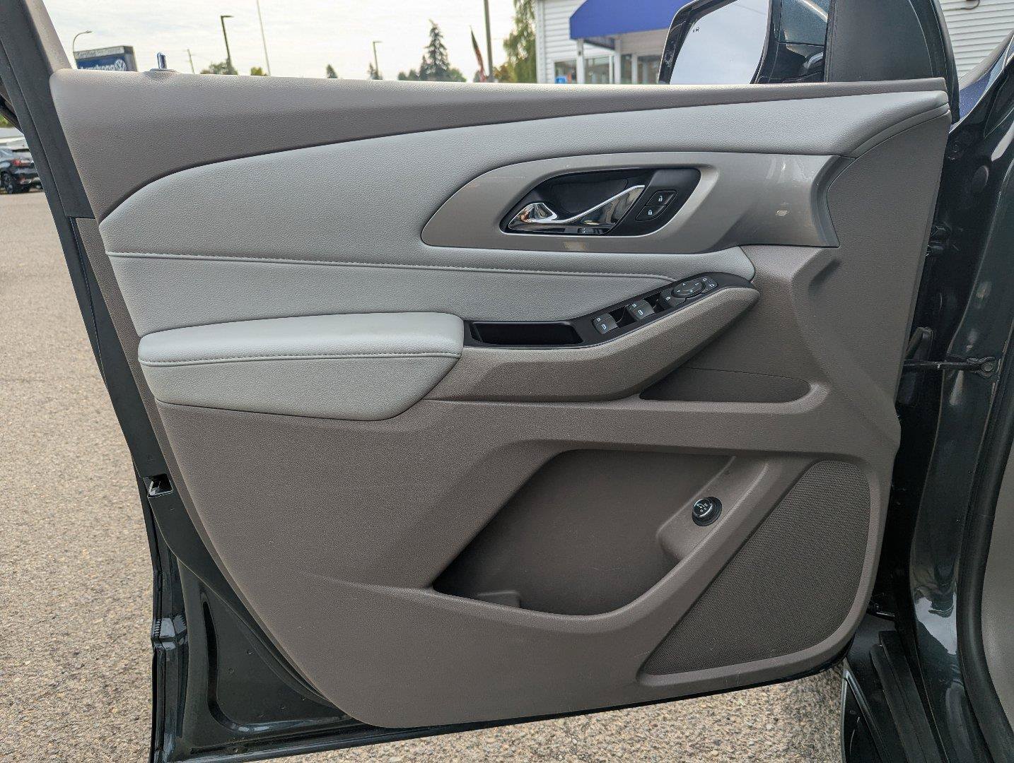 Used 2018 Chevrolet Traverse LT AWD/4WD image 10