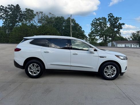 Used 2019 Buick Enclave Essence FWD image 2