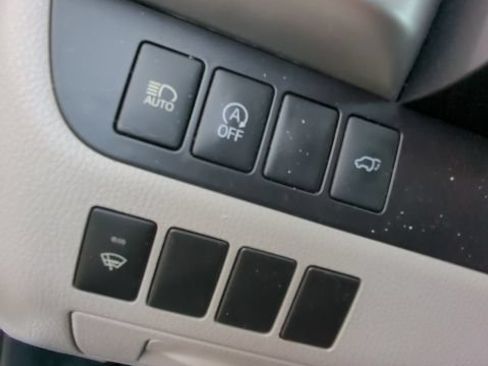 Used 2017 Toyota Highlander XLE AWD/4WD image 14