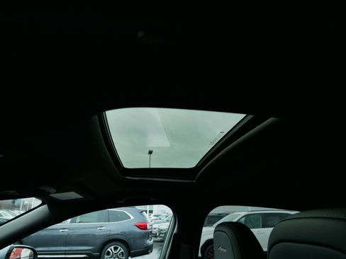 Used 2025 Buick Envista Avenir image 32