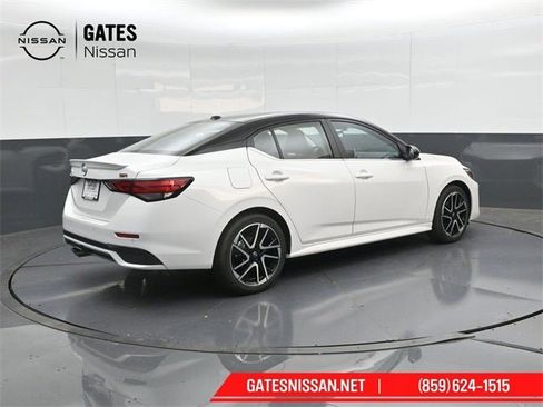 New 2025 Nissan Sentra SR image 2