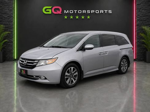 Used 2016 Honda Odyssey Touring image 3