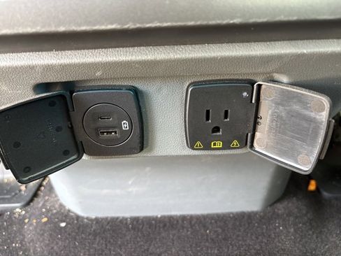 Used 2021 Ford F150 Lariat w/ Equipment Group 502A High image 20