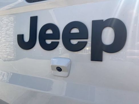 Used 2022 Jeep Gladiator Sport AWD/4WD image 33