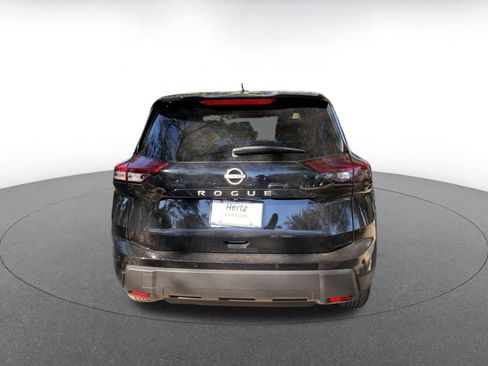 Used 2025 Nissan Rogue SV image 6
