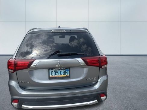 Used 2016 Mitsubishi Outlander SEL AWD/4WD image 5